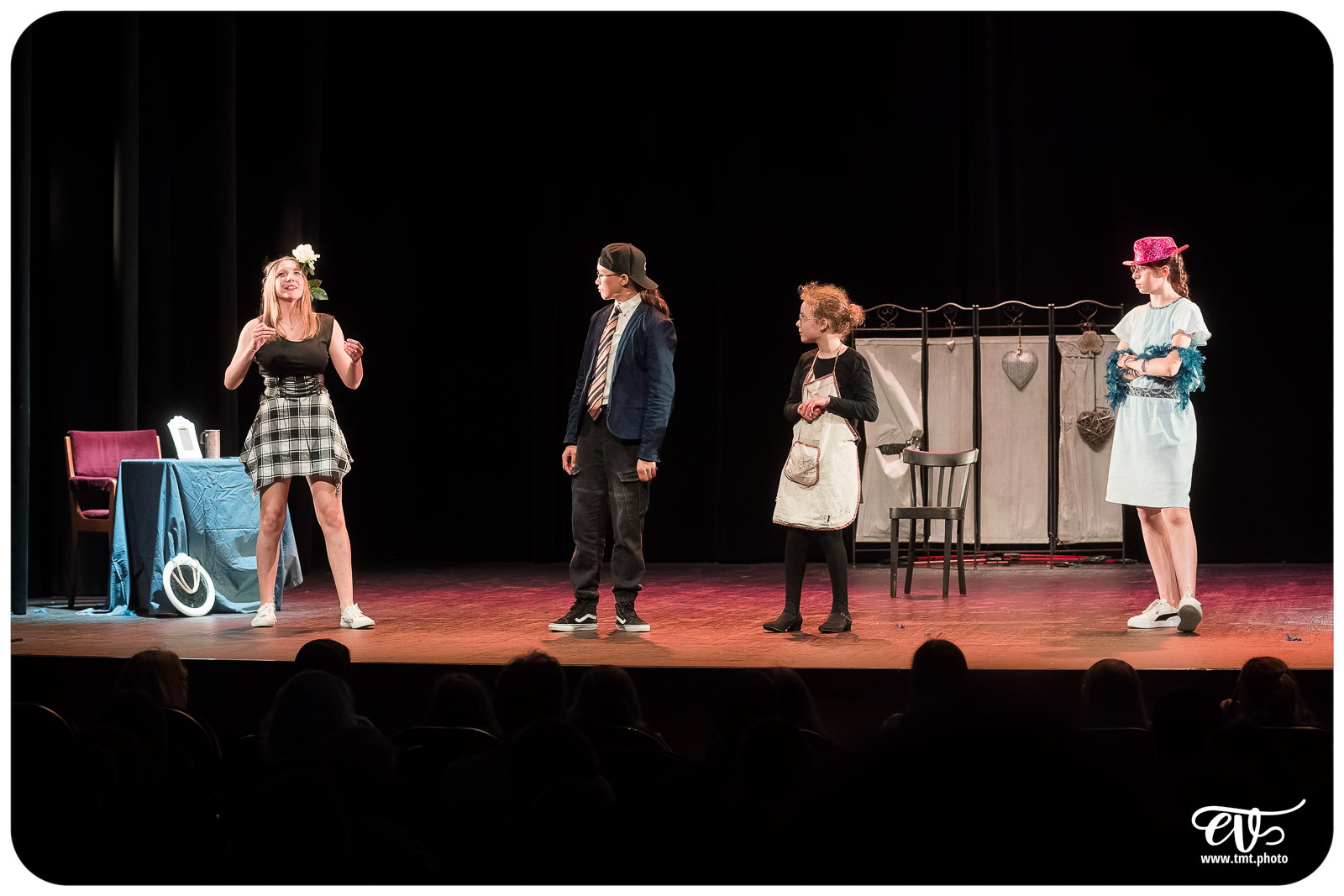LES FEMMES SAVANTES (ATELIER THÉÂTRE DU COLLÈGE FOCH)
